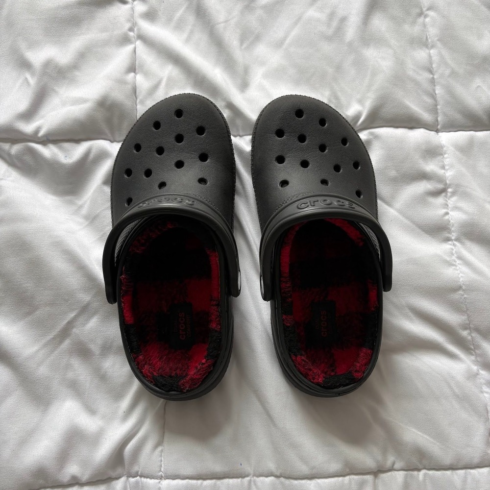 Crocs Classic Lined Clog‎ Black Red Buffalo Plaid Fleece Womens 7 Clogs Winter